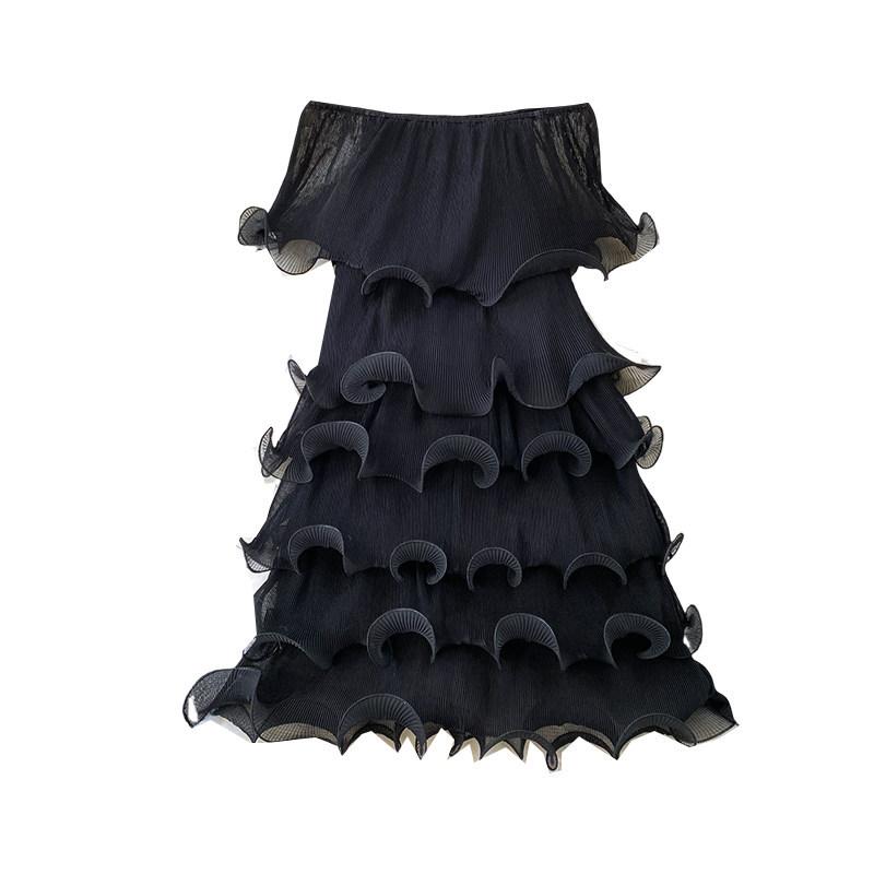 Niche popular fashion pleated shoulder dress women's vacation design thin fluffy ruffle edge skirt