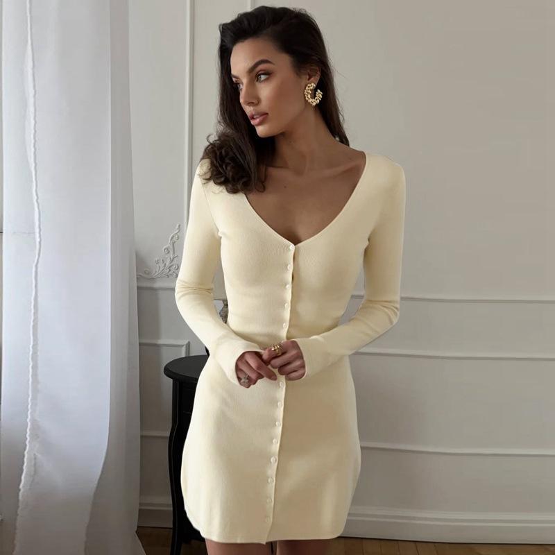 Autumn new deep-necked long-sleeved dress women's waist slim-fitting knitted bottoming skirt pure desire to show thin characters short skirt