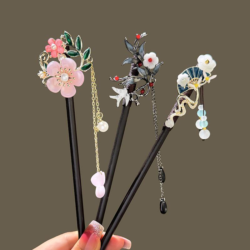 Ebony Hairpin with Tassels - Banana Leaf Design for Hanfu Hairstyles