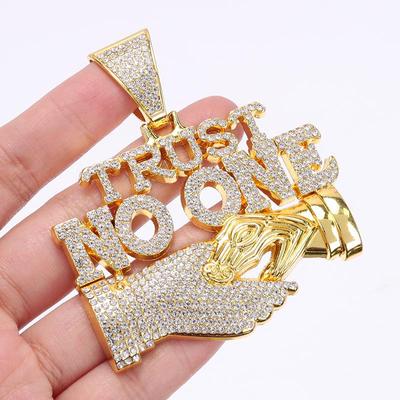 Ciondolo TRUST NO ONE Catena Cubana - Gioielli Hip Hop