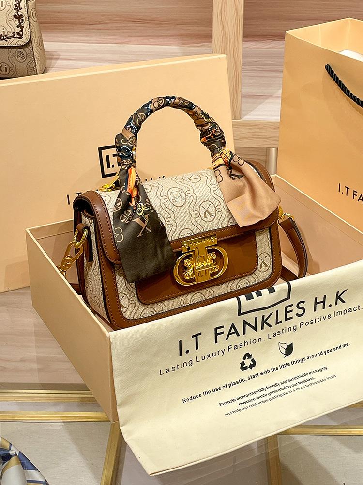 New Trendy Leather Fashionable Single Shoulder Small Square Bag with Simple Texture and Diagonal Cross Handbag