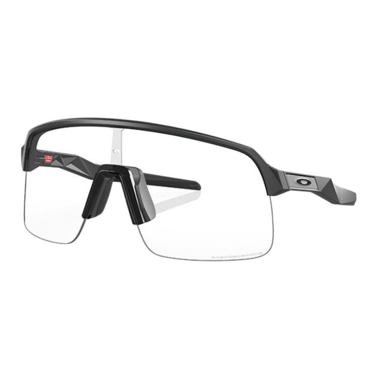 Oakley O Matter Irregular Shape Photochromic Sunglasses Unisex sunglasses Black 0OO9463A-18-39 One Size,Black