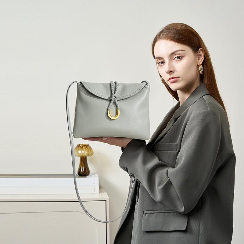 Women's Versatile Handbag Women's Exquisite Women's Premium Messenger Bag Handheld Commuter Girls Premium Shoulder Bag