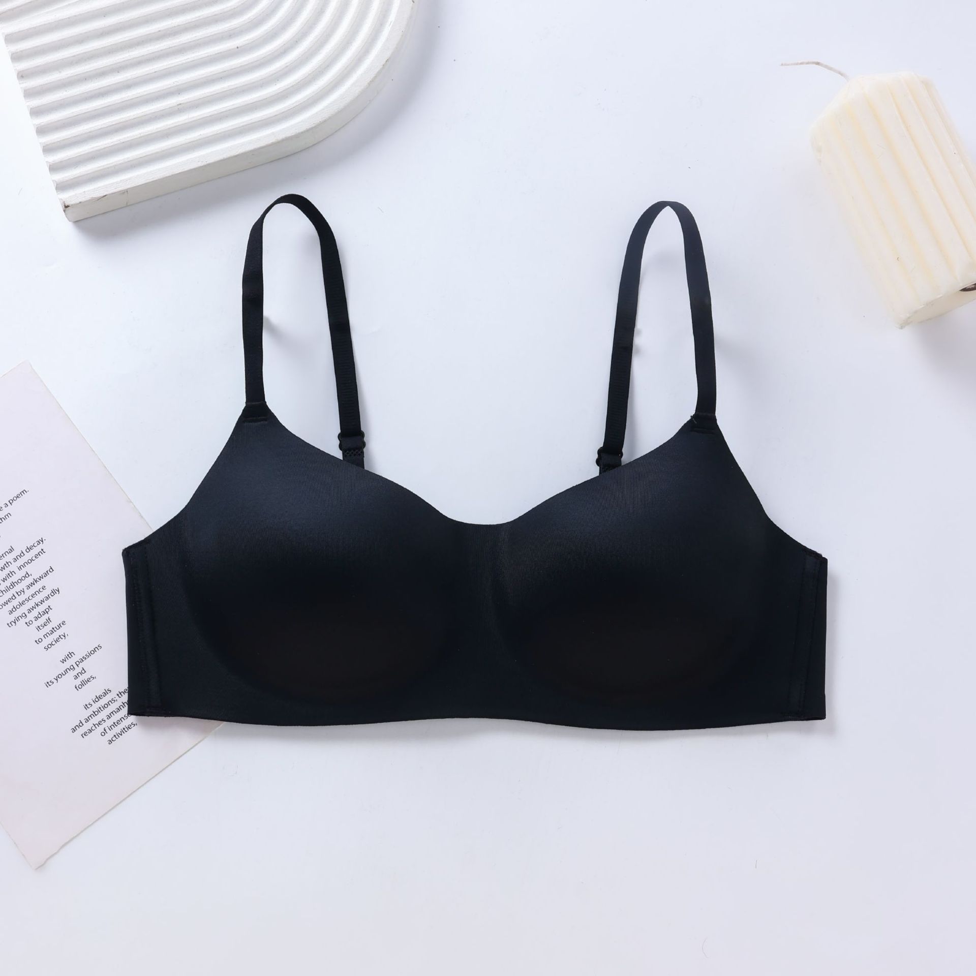 

Traceless women s smooth-faced small chest, one-piece upper support to gather comfortable bra, no steel ring bra cover M/75AB чёрный