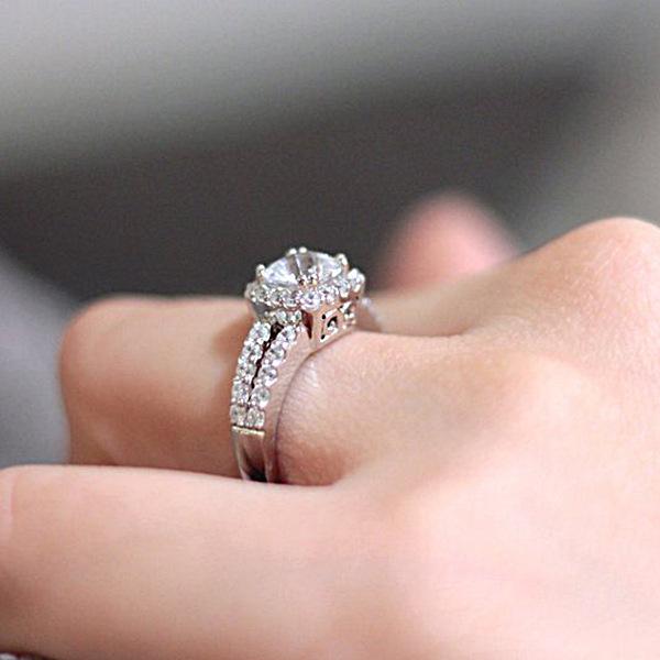 European and American Hand-edited Zircon Rings Platinum Rings Rounded Wedding Rings Diamond Set Jewelry