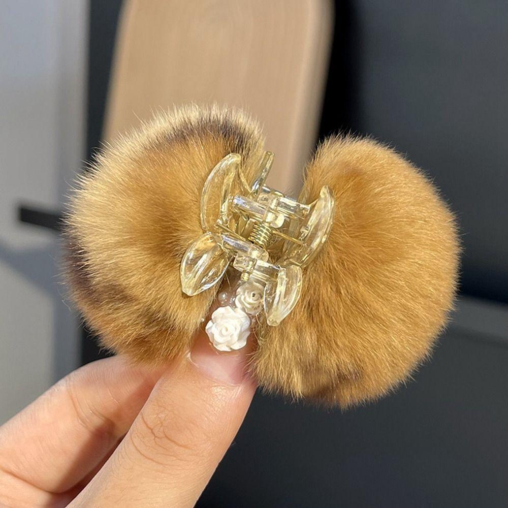 And Winter Wome Hair Claw Child Headwear Plush Hair Claw Small Hairpin Korean Style Hair Clip