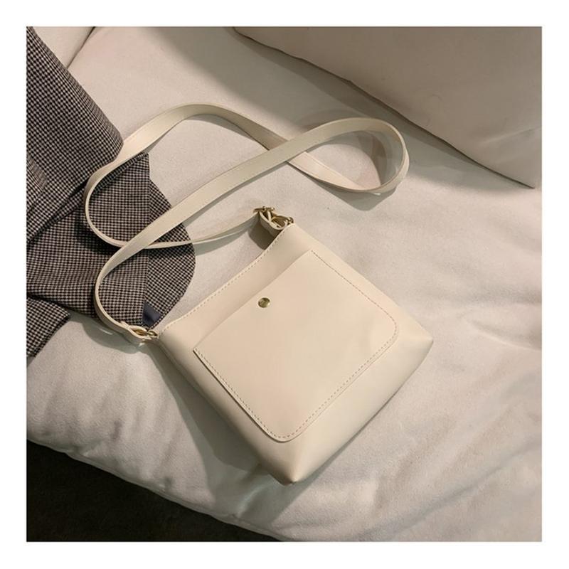 

Популярная текстурная сумка через плечо для нишевых женщин, модная женская сумка через плечо на одно плечо, универсальная тенденция маленькой квадратной сумки one size