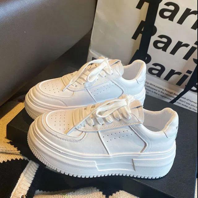 Comfortable Platform White Shoes Women's Autumn and Winter Increase Ins Tide 2025 New Versatile Casual Sports Shoes Running Board Shoes