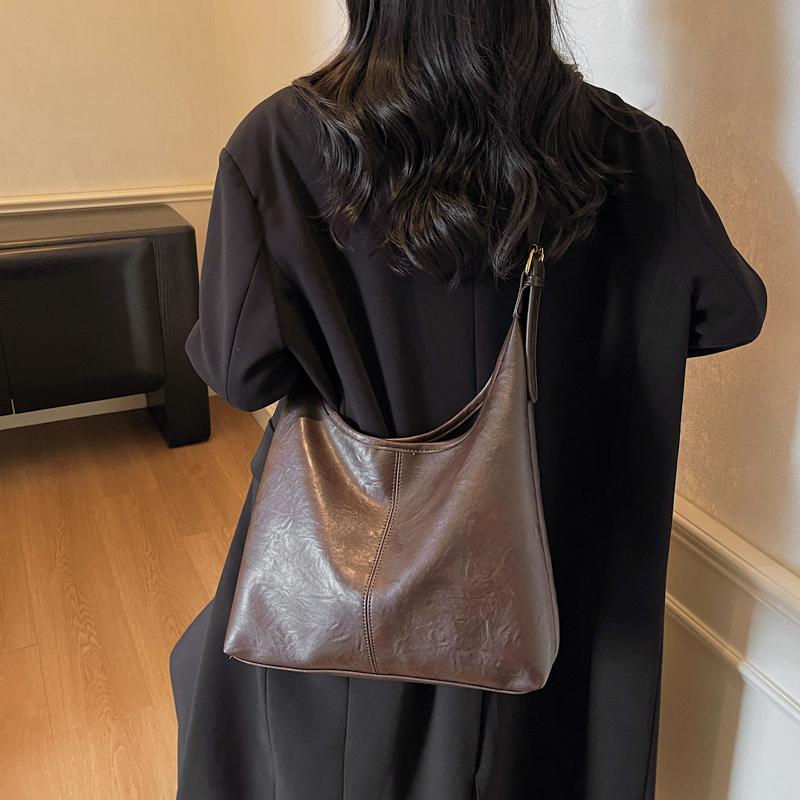 Vintage Commuter Large Capacity Bag Women's Soft Leather Shoulder Bag Underarm Tote Bag