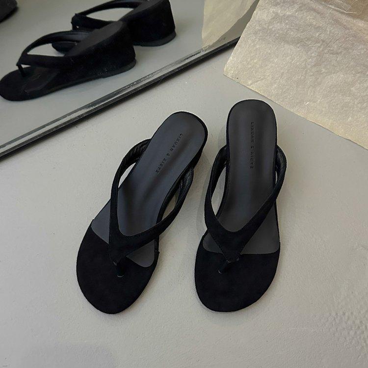 Small Slope Heel Flip-flop Shoes Women 2025 Summer Wear Increase Height and Thinness Beautiful Beach Cool Slippers Women