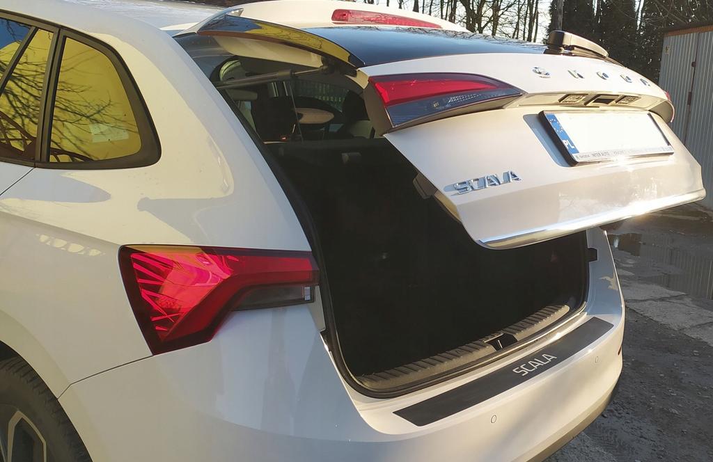 SKODA SCALA - CHROME STRIP Trunk Lid