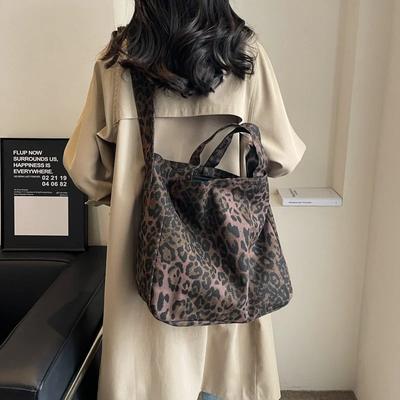 Casual Nylon Leopard Shoulder Bags Versatile Crossbody Bags for Women  New Commuting Free Shipping Zipper High Capacity