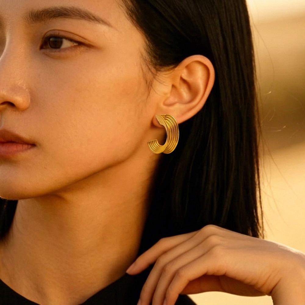 MeiShi Duo French-inspired C-shaped Hoop Earrings - Elegant, High-end, and Exquisite.
