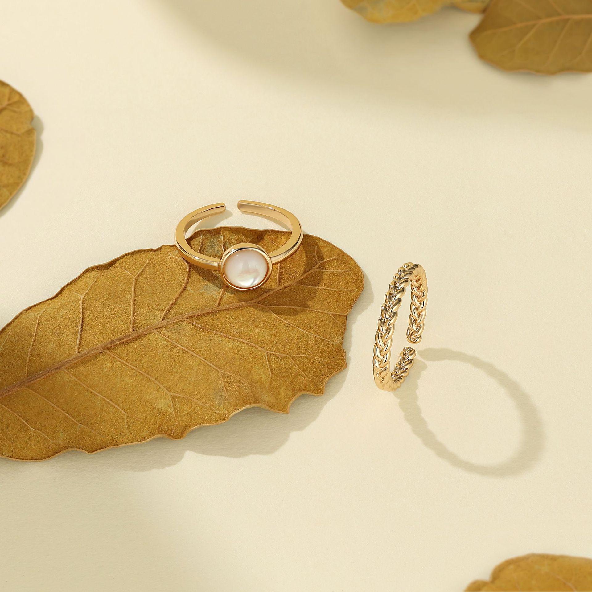 

Elegant French Designer Wheat Ear Ring Set: Classic Twilight Design for Women золотой