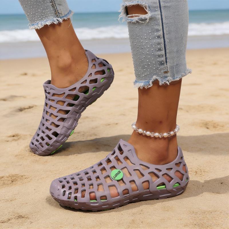 Baotou Beach Shoes, New Summer Non-Slip Sandals, Unisex Style, Women's Shoes, Couple's Outdoor Hole-Patterned Sandals, Women Shoes