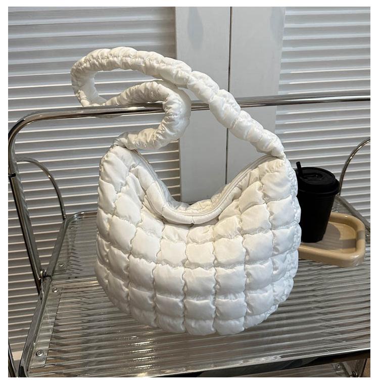 

2024 Универсальная женская сумка-тоут большой вместимости: Модная сумка, вариант ношения в руке, на плече и через плечо белый