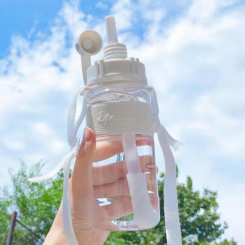 Portable 2000ml Sports Water Bottle with Double Lid and Straw for Men and Women, Ideal for Fitness Activities