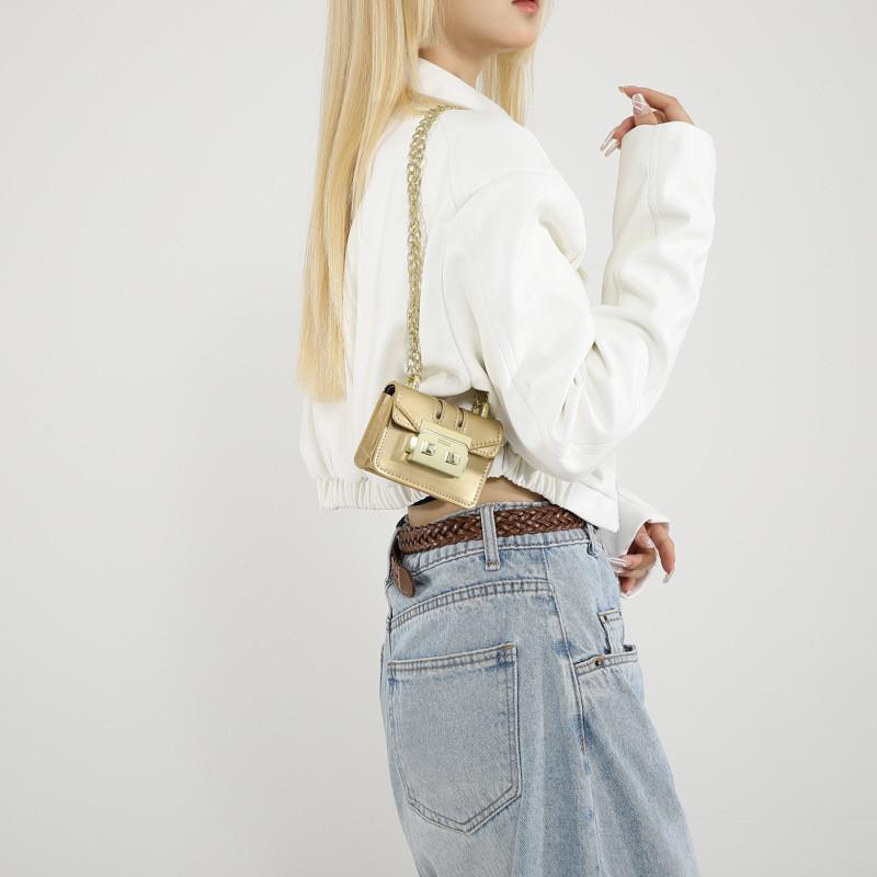 Stylish And Versatile Small Square Bag For Women In Fashionable Colors For Everyday Use