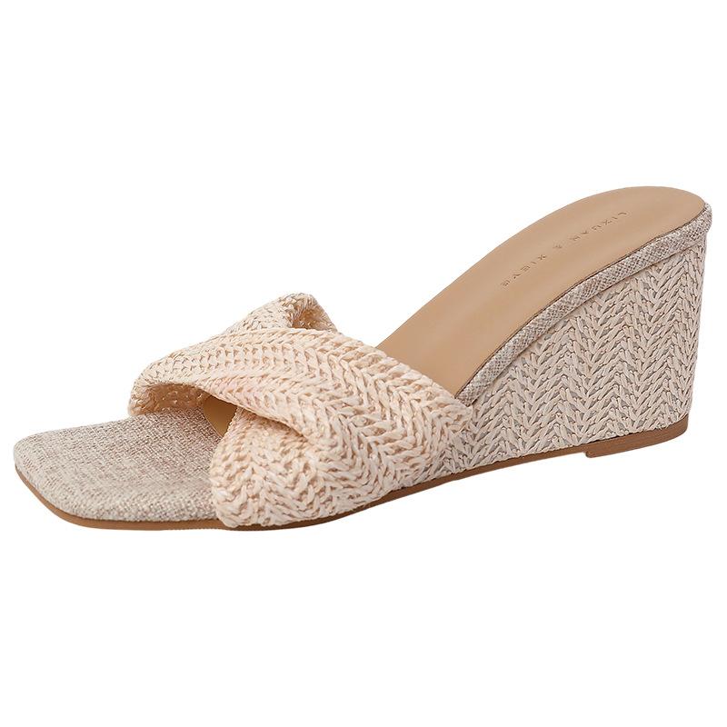 Fashion versatile retro woven pleated cover toe slope heel slippers girls summer new with skirt thick bottom cool slippers