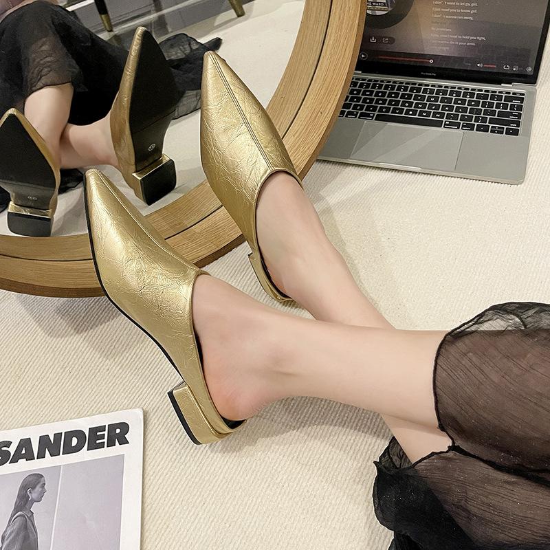 

Мода Горячие Продажи 2025 Лето Мода Новая Обувь Женская Европейская Мода Станция Баотоу Шлепанцы Босоножки с полуподдержкой Модная Обувь 35