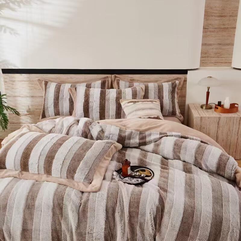 

Cozy Rabbit Fluff 4-Piece Bedding Set