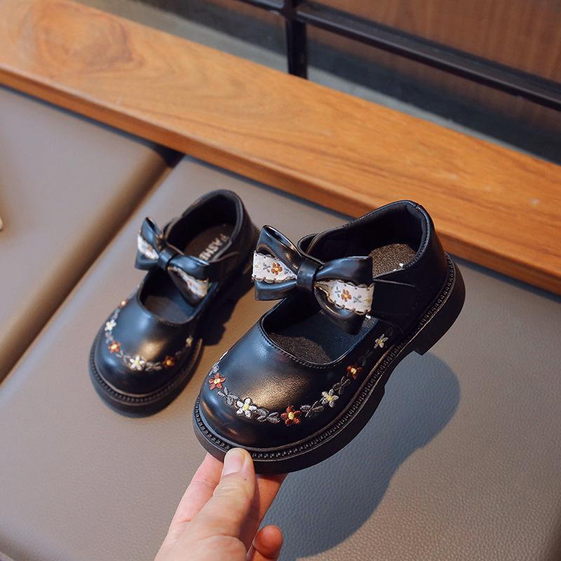 

Мягкие нескользящие кожаные туфли для девочек весна/осень 2023 г. — корейский ретро-стиль принцессы для детей среднего и большого размера Size 27 / Length 16.6cm