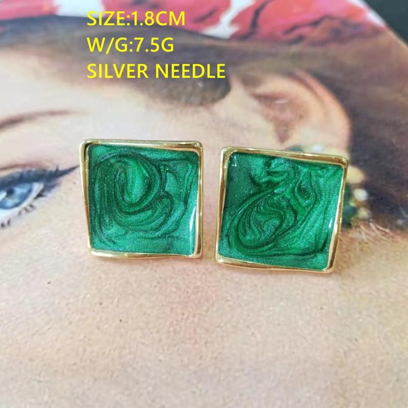 Vintage Women Baroque Green Color Pearl Enamel Earrings Trendy Palace Round Heart Shape Stud Earring Exquisite Lady Stud Earing