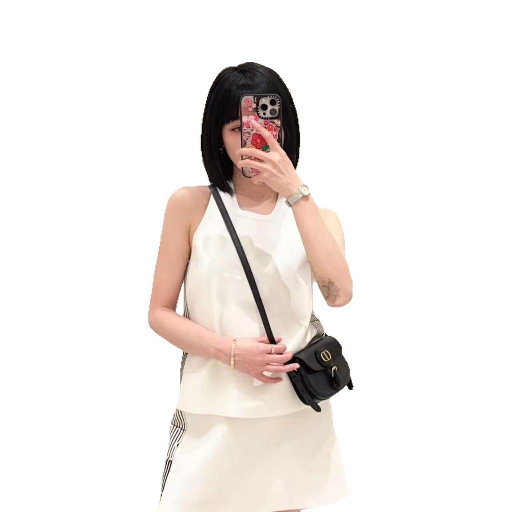 High-End Women's Fashion: D Family Casual Versatile Vest and Half Skirt Set