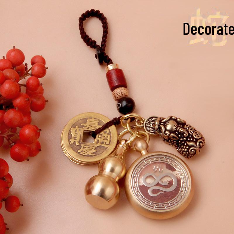 Mosazný přívěsek Pixiu Zodiac Key s pěti císařskými mincemi a pleteným provazem Fortune