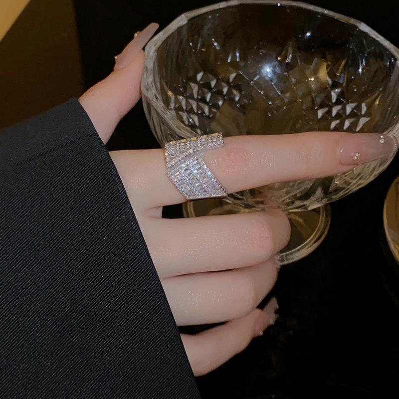 Love zir*****pen ring light luxury temperament high sense index finger ring niche design ring woman