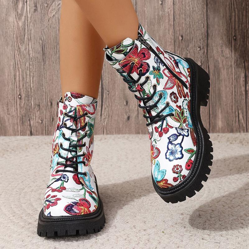 European and American Halloween Short Boots 2024 New Large Printed Flat Bottom Fashionable Luxury Design Versatile Women's Boots