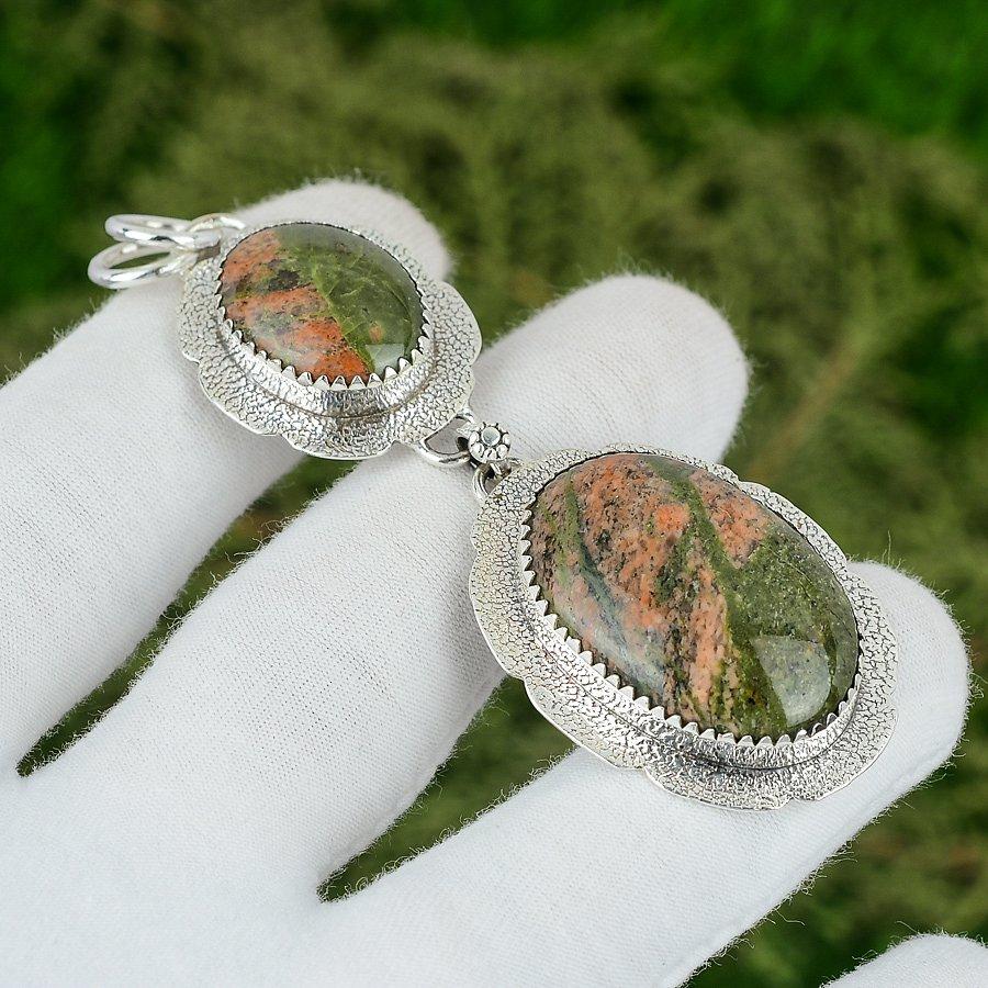 

Oval Grass Garnet Stone 925 Sterling Silver Wife Bezel Ethnic Pendant Jewelry