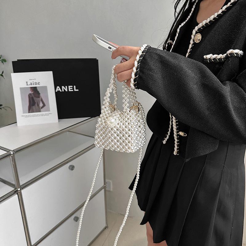 Geantă de damă cu lanț delicat de perle, nouă, de nișă, versatilă, tip poștaș, mini poșetă tricotată cu mărgele