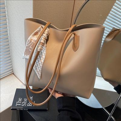 Versatile Bag Women's New Casual Shoulder Bag Large-capacity Commuter Bag