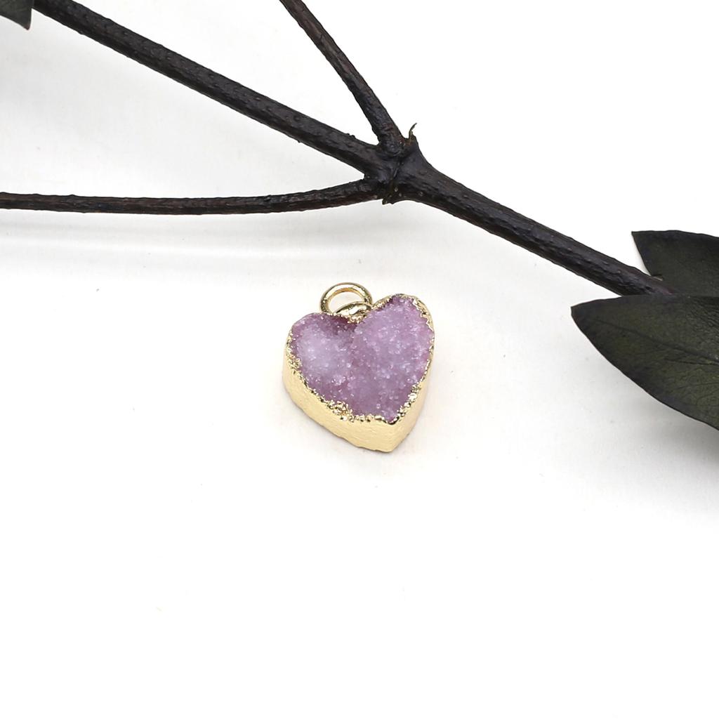 1 szt. Mały kamień naturalny Złoty owinięty brzeg wisiorek Kształt serca Kryształowy pączek Charms do wyrobu biżuterii Naszyjnik DIY Bransoletka Akcesoria do kolczyków 12 mm