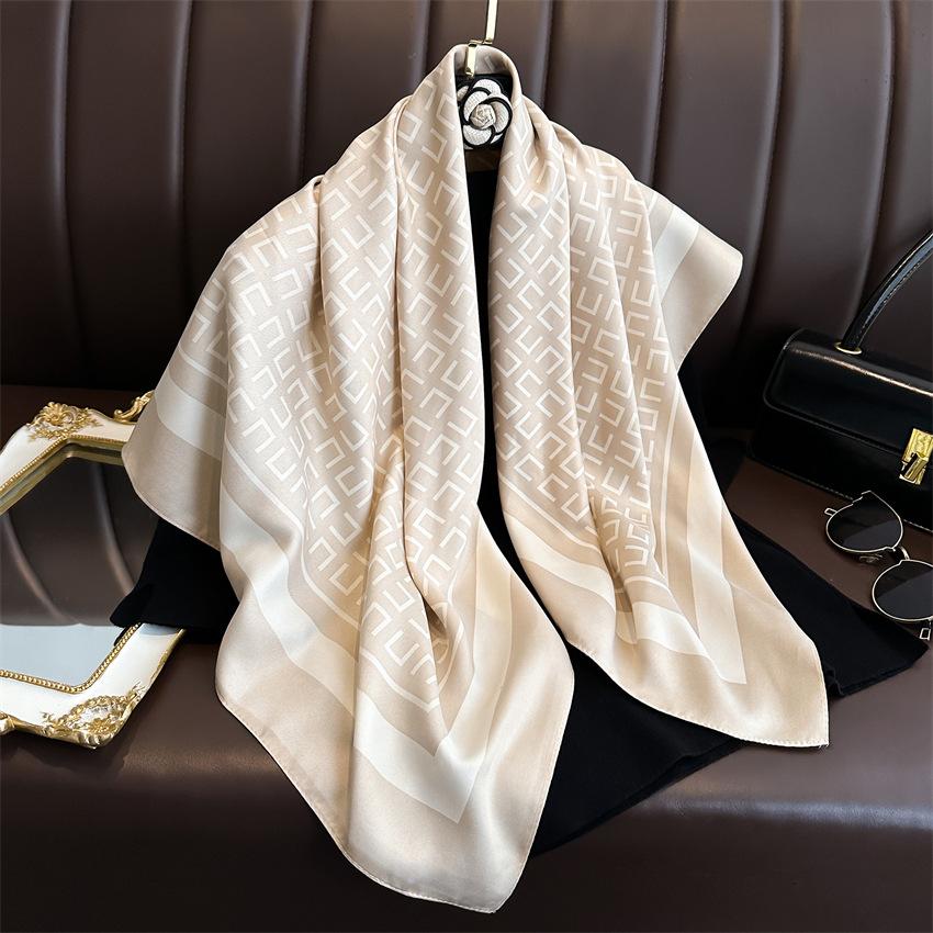 Mode Luxus Druck 90*90cm Damen Schal Satin Köper Quadratisch Großer Schal Elegantes Kopftuch Strand Sonnenschutz Bandana gray