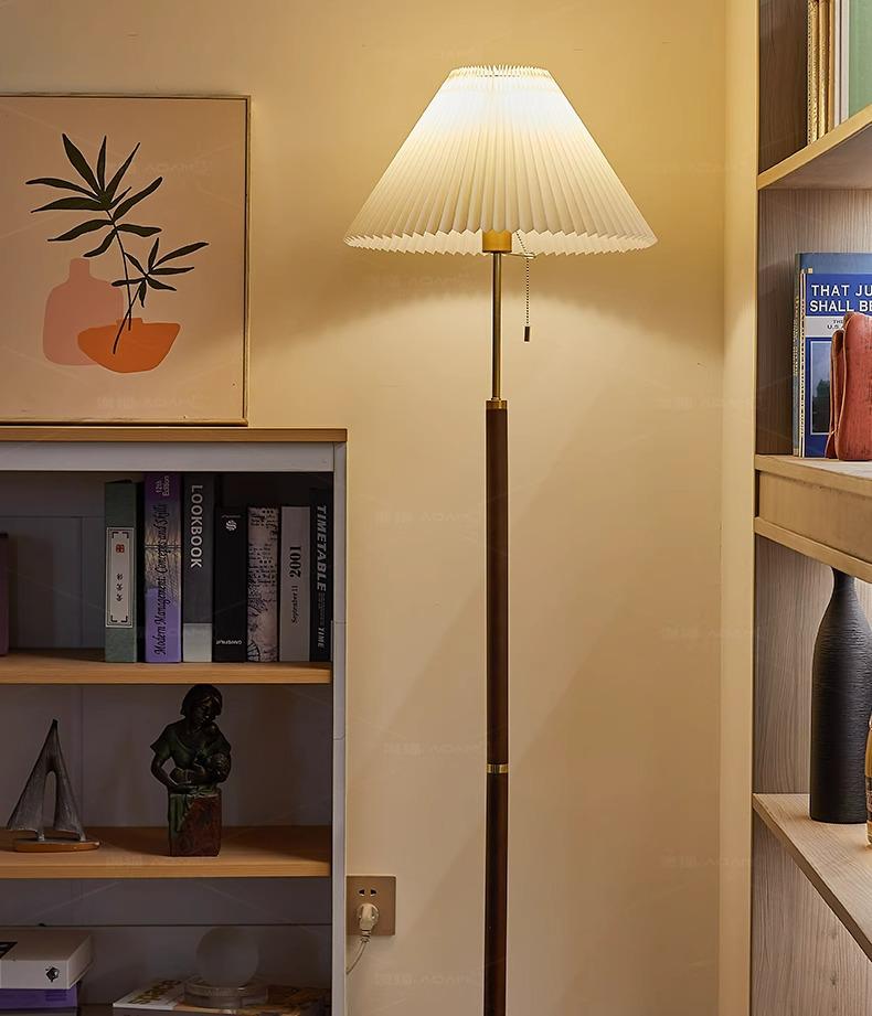 Antique-Style High-End Floor Lamp for Living Room or Bedroom Ambience