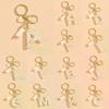 26 Initialen Alphabet A bis Z Schlüsselanhänger Beige Herzförmige Quaste Schlüsselanhänger Mode Tasche Hängendes Ornament Auto Anhänger Geschenke