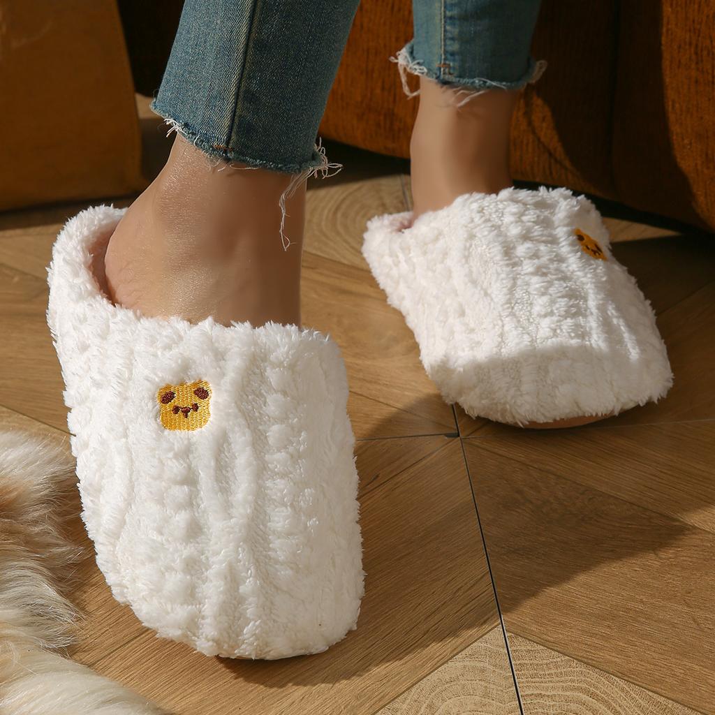 Women's House Slippers Fashionable Trendy Bear Pattern Soft-soled Indoor Slipper for Autumn and Winter