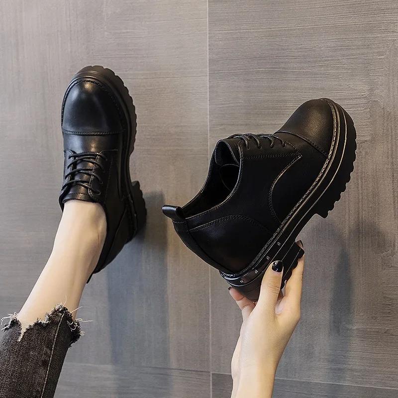 

2025 Однотонные ботильоны из коровьей кожи Женские на толстом каблуке, на платформе, с увеличением высоты, короткие ботинки, Женские зимние теплые туфли 39 чёрный