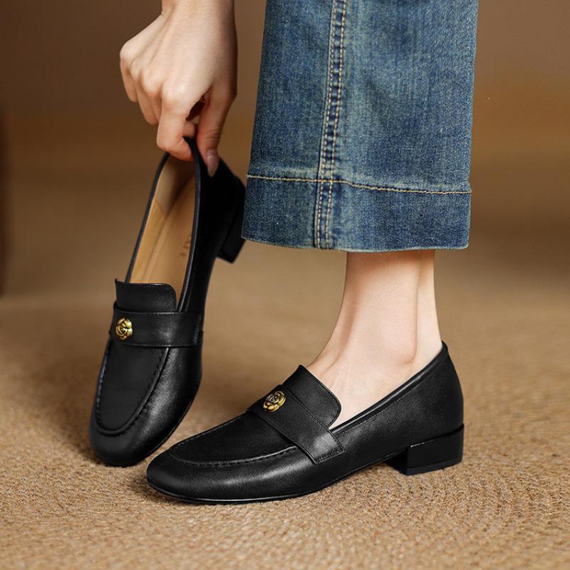 Four Seasons Casual Single Shoes New Comfortable Leather Lazy Shoes Shallow Mouth Low Top Large Size Round Head Women's Shoes Low Heel Cow Muscle Sole