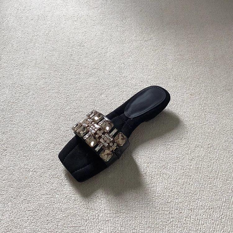 French rhinestones summer 2025 new one-word women's fashion outer wear comfortable low-heeled temperament cool slippers