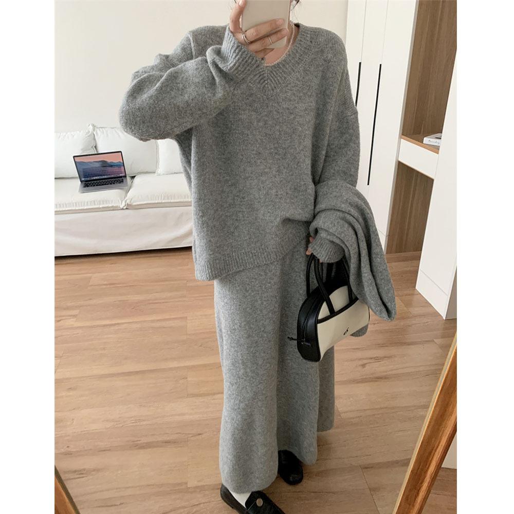 Autumn and winter knitted sweater three-piece women's new lazy casual loose sweater skirt scarf set