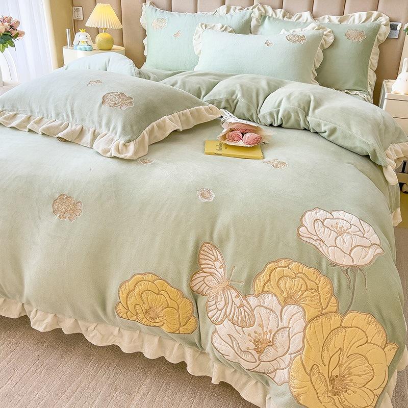 Princess Wind Thickened Milk Coral Fleece Bed Four-Piece Set Fleece Bedding Plush Quilt Cover Bed Sheet Person
