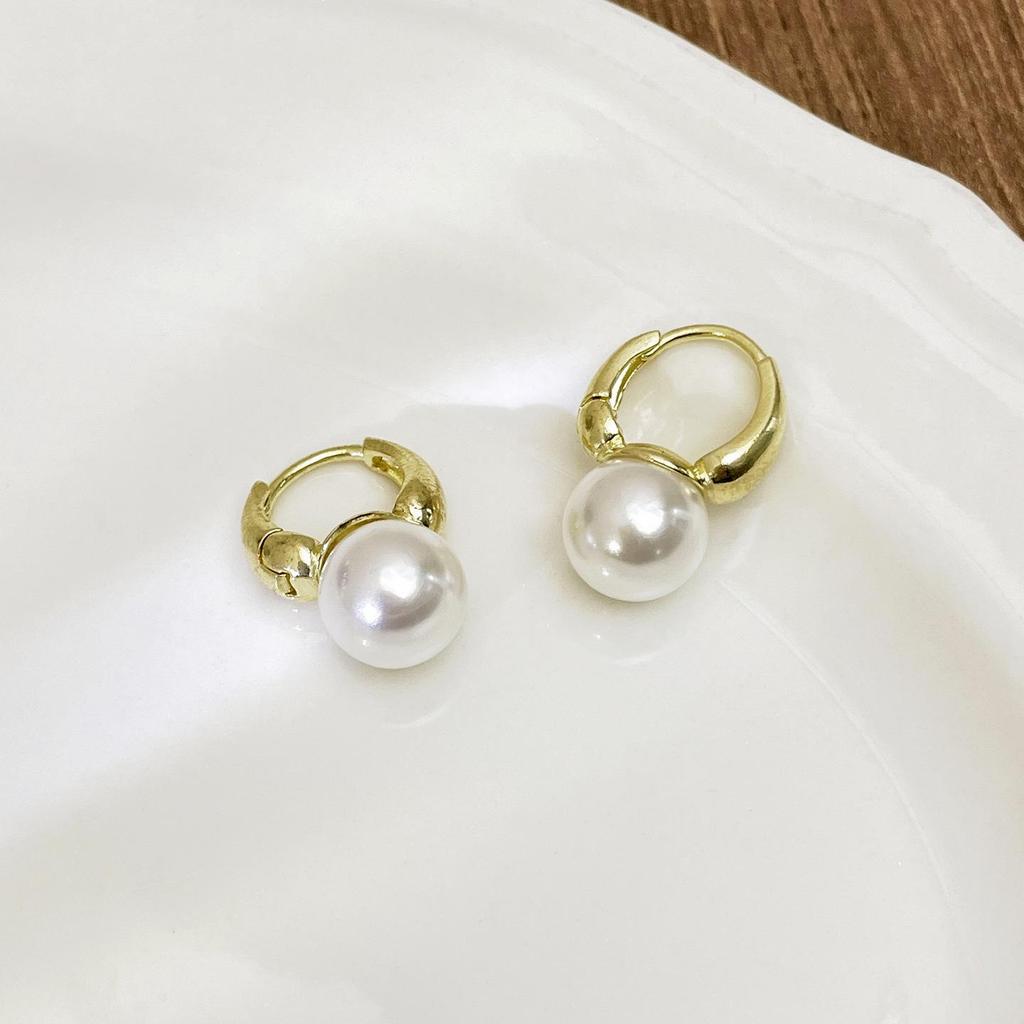 Women's High-End Plain Hoop Earrings: Light Luxury Ear Drops & Studs, Niche Design for Autumn/Winter.