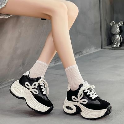 Herbst neue kleine und vielseitige lässige Plateau-Schuhe Damen-Sneaker erhöhen die Höhe von Damenschuhen