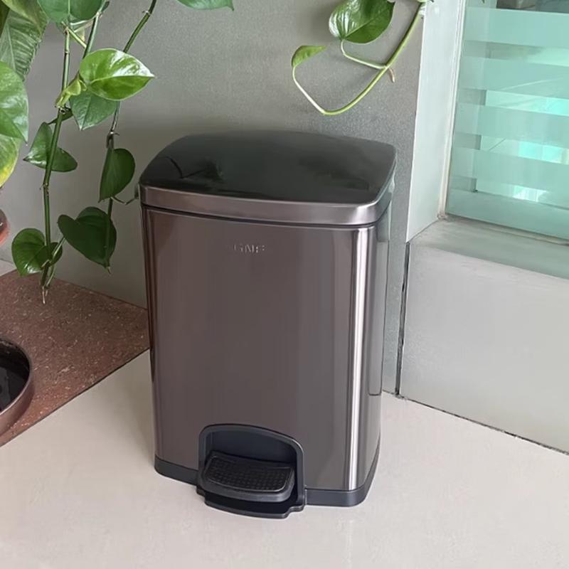 GUAIKEAI Stainless Steel Pedal Trash Can