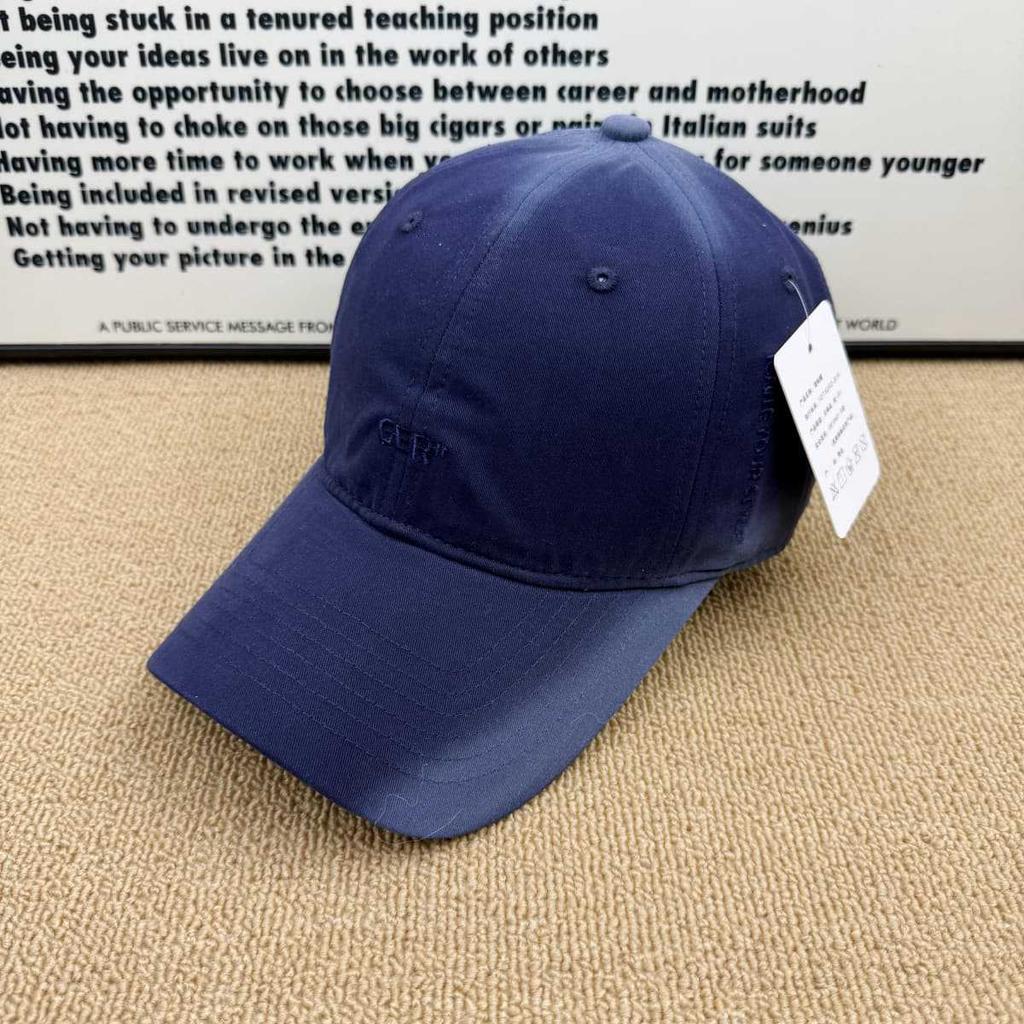 New GER Gradual Change Smudge Baseball Cap Men and Women Soft Top Cap Sweet Cool Spring and Summer Sunscreen Hat