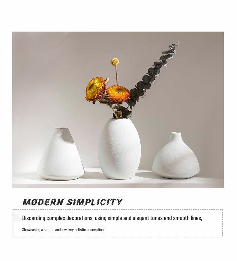 Nordic Ceramic Vase for Dried Flowers - Ideal for Living Room and Dining Table Decor; Perfect As Photo Props and Literary Ornaments.