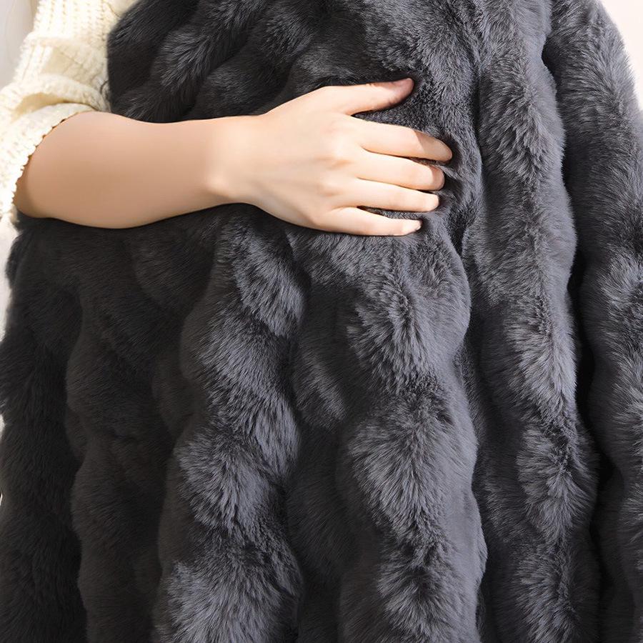 Luxurious Double-Layer Rabbit Fur Blanket: Otter-Soft Plush, Versatile Sofa Throw